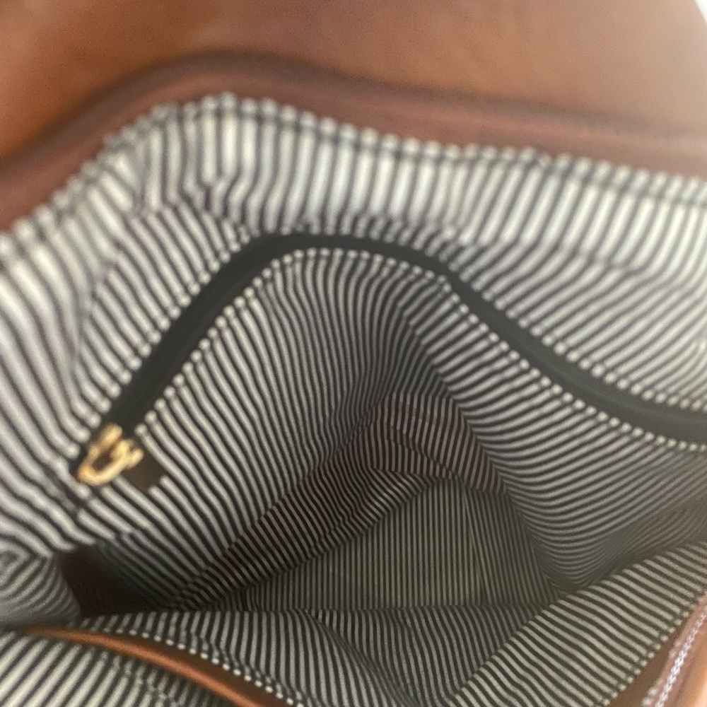 Brand New Deluxity Los Angeles Chic handbag Tan Faux Leather Hobo Bag purse nice - Picture 6 of 9